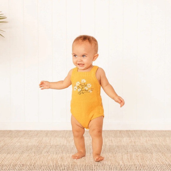 Lacey Lane Daisy Embroidered Knitted Yellow Romper 2T - Picture 4 of 10
